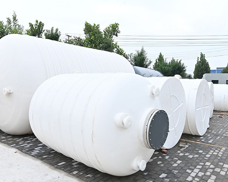 聚乙烯（PE）模具（jù）一次成型（xíng）立（lì）式塑料罐