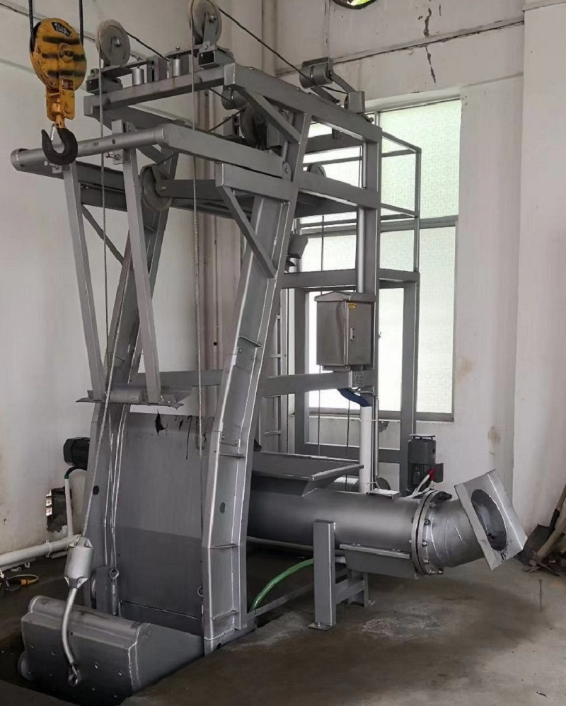 鋼絲繩牽引格柵除汙機